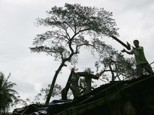 Најмање 22 жртве тајфуна на Филипинима 