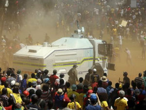 Сукоби полиције и студената на протестима у Преторији