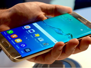 „Самсунг“ враћа микро СД слот у "Galaxy S7“?