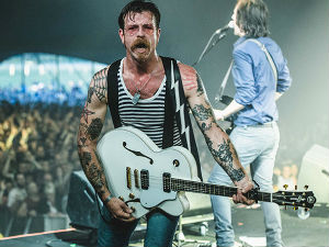 "Eagles of Death Metal" уз "U2" поново у Паризу