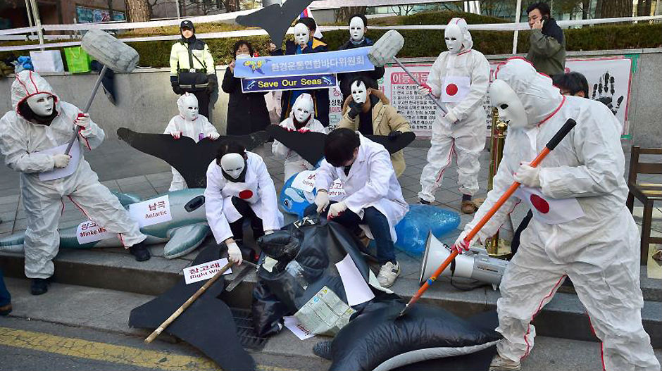 Анонимуси оборили сајт премијера Јапана због лова на китове