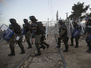 Македонија повећала број војника на граници са Грчком