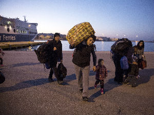 Аврамопулос: У Грчку ће стићи још 100.000 миграната