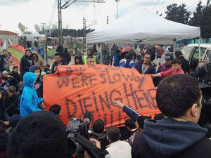 Избеглице у Идоменију поново протестују