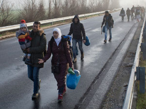 Избеглице добровољно напуштају Идомени