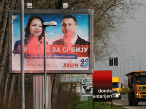 Уништени предизборни билборди ДСС-Двери у Новом Саду 