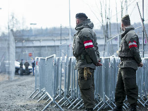 Аустрија планира размештање војника на границу са Италијом