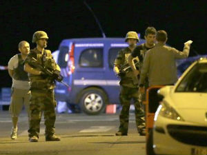 Четири особе приведене због напада у Ници