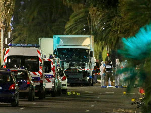 Оланд позвао на национално јединство после напада у Ници