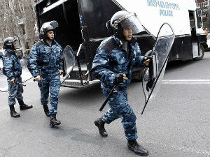 Талачка криза у Јеревану, убијен полицајац