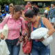 Десетине хиљада Венецуеланаца кренуле у Колумбију по храну и лекове
