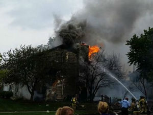 Авион пао на кућу у Илиноису