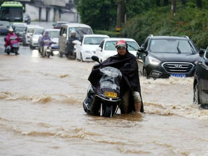 Поплаве у Кини однеле више од 150  живота, милиони евакуисаних