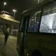 Погођен новинарски аутобус у Рију – метак или камен
