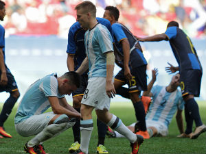 Фудбалери Аргентине остали без четврфинала