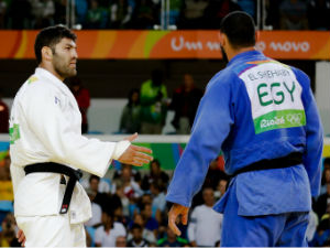 Лош тренутак за олимпијски дух, Египћанин одбио да се рукује са Израелцем