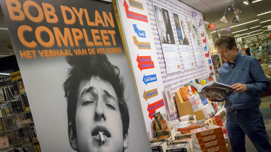 Слушаност Диланове музике скочила за 500 одсто после добијања Нобелове награде