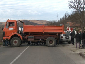 Иса Мустафа, споредним путевима до реновираног моста