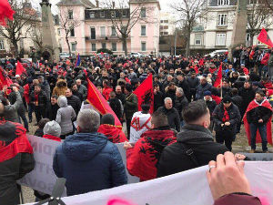 Протест Албанаца у Колмару због хапшења Харадинаја