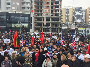 Скупови подршке Харадинају на КиМ и у Албанији