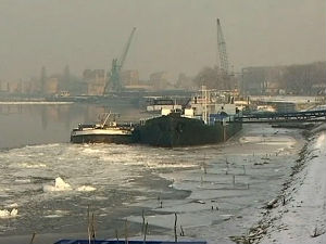 "Гребен" на Дунаву пуном паром