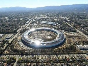 Ново седиште „Епла“ је „свемирски брод“ у срцу Силицијумске долине