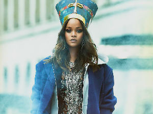 Ријана као Нефертити на насловној страни „Вога“