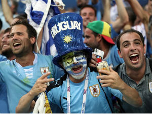Уругвај у плавом, "плави" у белом