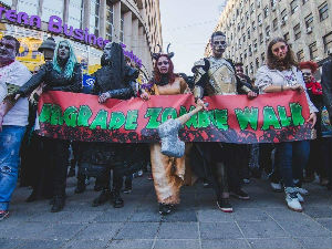 Време је за српску фантастику и „Зомби шетњу“