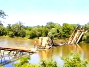 30. мај – погођен мост у Варварину