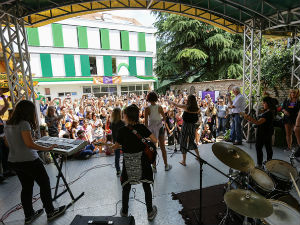 Младе рокерке наступају на овогодишњем „Егзиту“