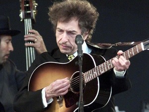 Боб Дилан после осам година објавио нову песму