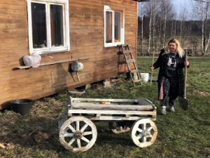 Од коронавируса побегли на село, мештани као у клопци   