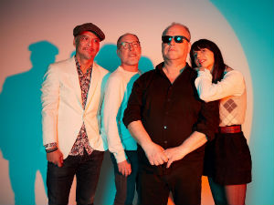 "Pixies" свира на Ташмајдану  тек следећег августа