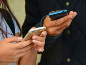 Да ли деци треба ограничити употребу мобилних телефона?