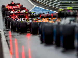 Формула 1: Мерцедес и даље неприкосновен, Ферари у "каналу"