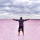 Људи умало уништили јединствено розе језеро у Казахстану због гласина да блато лечи ковид-19
