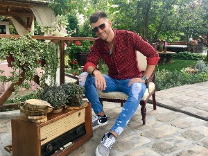 Никола Зекић певач групе „Легенде”: Осећам понос, њима је ово 12. а мени први студијски албум