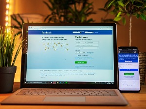 Да ли ће и како „Фејсбук" наставити да ради у Европи