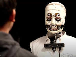Нови Дизнијев робот трепће, дише и имитира људску мимику