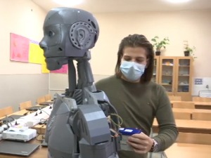 Вањин робот „Хјуго“ победио на међународном такмичењу у Будимпешти