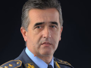 Генерал-потпуковник Драган Катанић, пилот