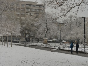 Права зима и у градовима, снег престаје у понедељак