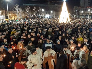 Суд вратио на посао наставницу која је деци причала о литијама  