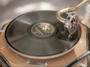 	Винил - Анка, Милка, Јулка - Стеван Бачић Трнда 