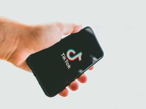 Тик-ток пооштрава критеријуме - вештачка интелигенција проверава старост корисника у Италији