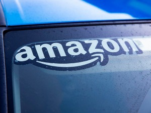"Амазон" купује еколошке камионе на гас за испоруке својих пакета