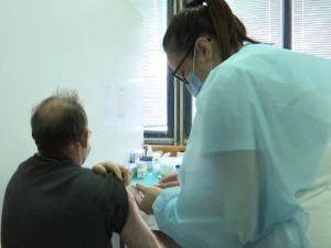 Од данас се прима друга доза вакцине – каква је процедура и шта морате понети са собом