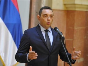 Вулин: 5.000 здравствених радника РС вакцину прима у Србији