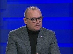 Весић: Не трeба скраћивати радно време кафића већ поштовати мере